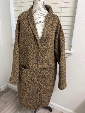 OLD NAVY SOFT ANIMAL PRINT COAT
